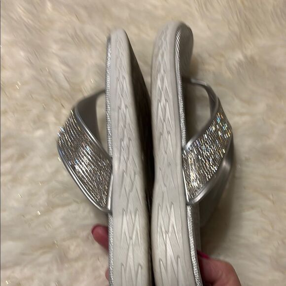 Capelli of New York Silver Sporty Sandals - Picture 3 of 6